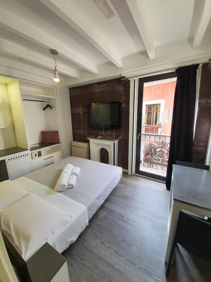 ** Bed & Breakfast Violà Rooms Cagliari Italia